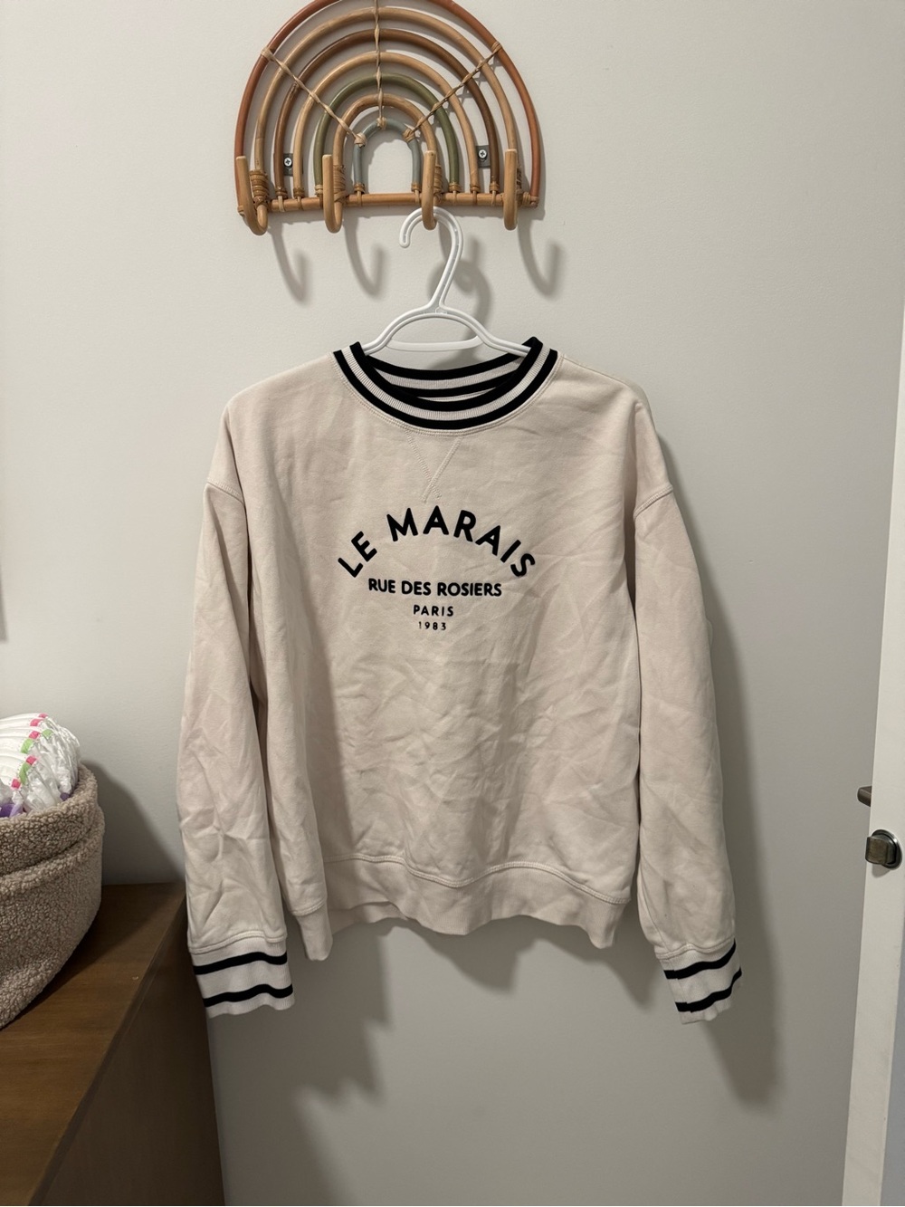 Sweatshirt